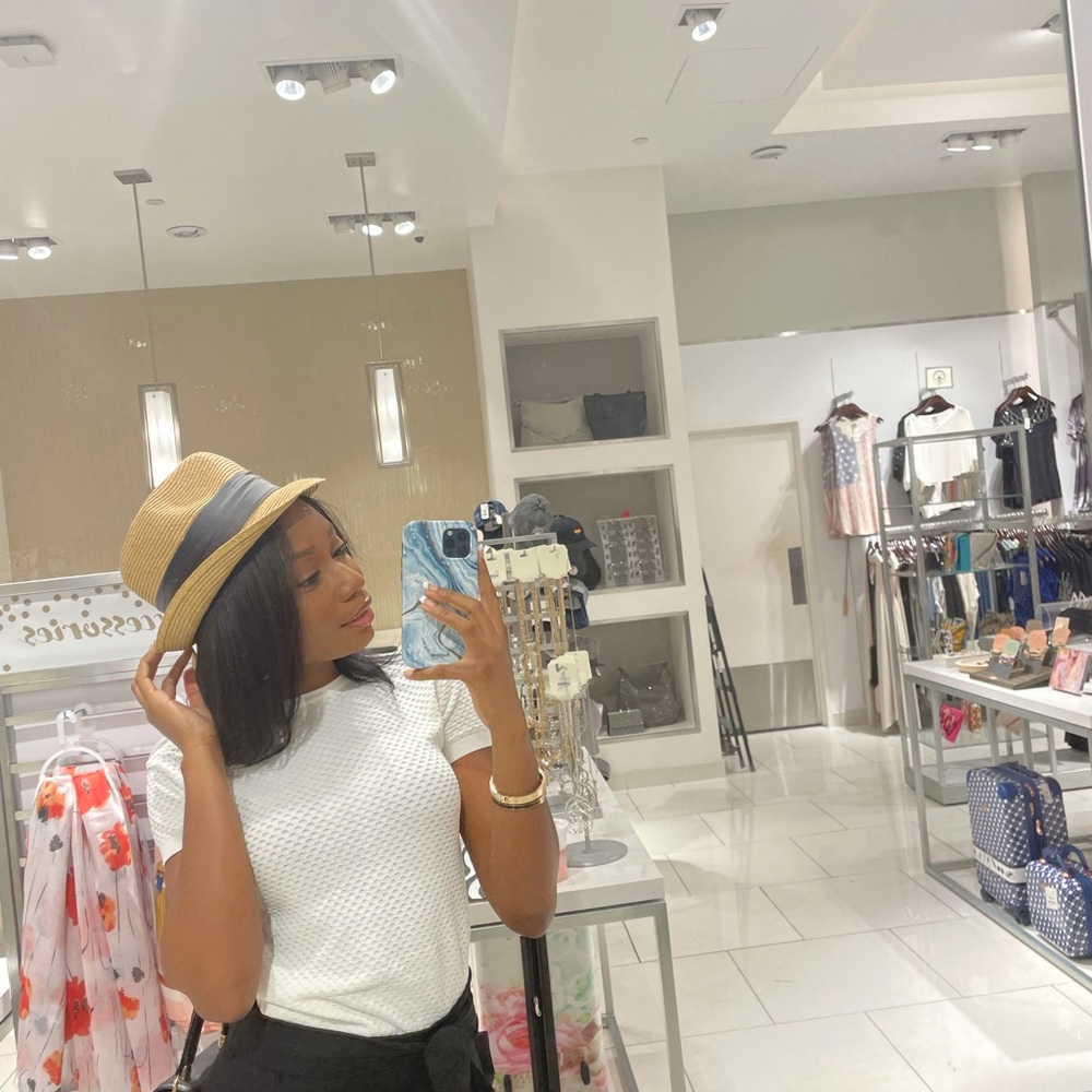 Meet your Posher, Cordella